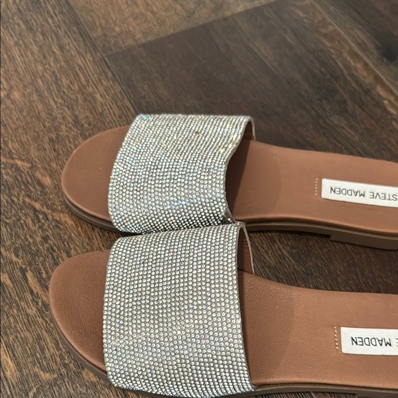 Steve Madden Silver Rhinestone Flat Sandals 8/8.5 - Picture 8 of 11